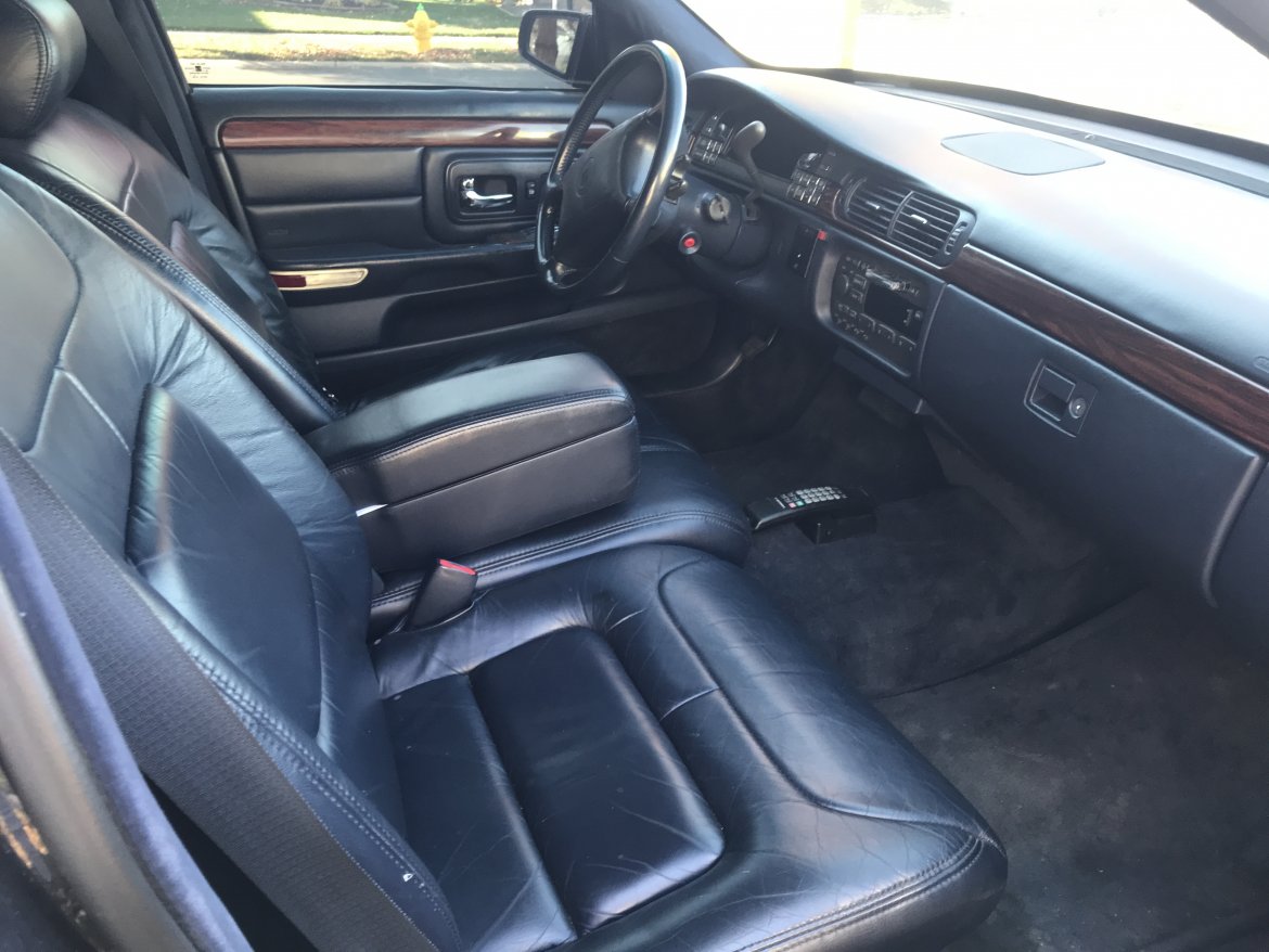 Limousine for Sale in Brownstown, MI - Photo 19