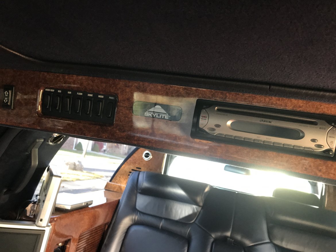 Limousine for Sale in Brownstown, MI - Photo 21
