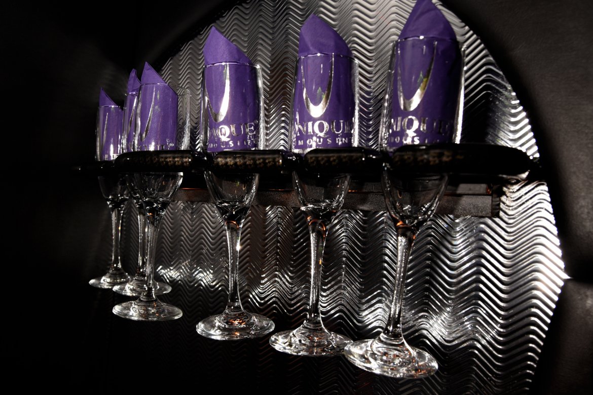 Photo of Limo Bus for sale: 2007 Chevrolet Night Rider by Turtle Top