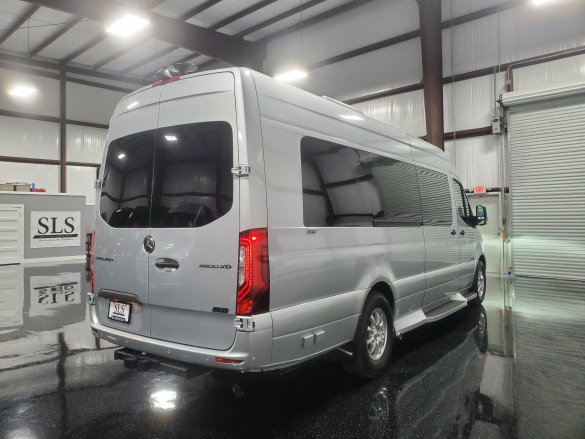 2023 Mercedes-Benz Sprinter 3500 170" Midwest Luxe Daycruiser SS Ext Sprinter for Sale in Houston, TX - Photo 3
