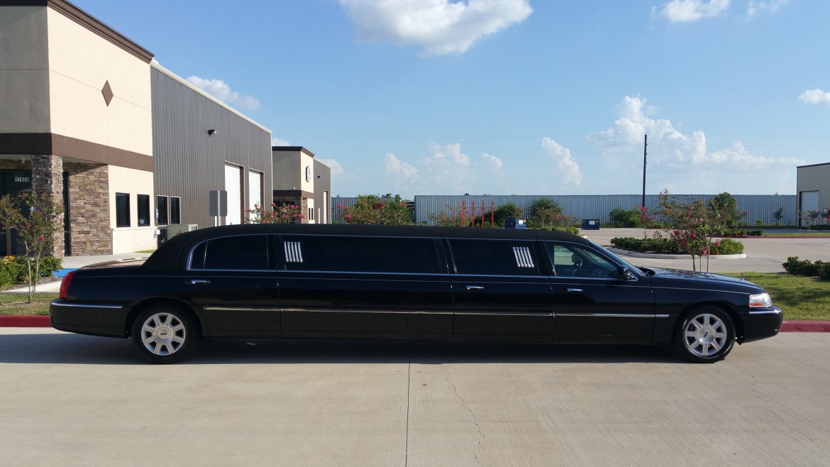 Photo of Limousine for sale: 2006 Lincoln TownCar 120&quot; by Krystal