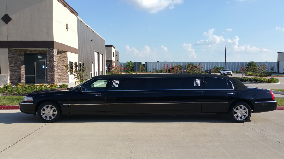 Photo of Limousine for sale: 2006 Lincoln TownCar 120&quot; by Krystal