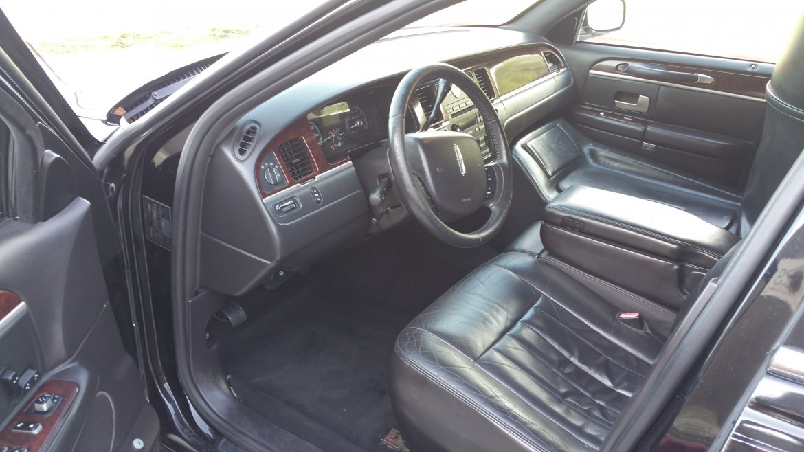 Photo of Limousine for sale: 2006 Lincoln TownCar 120&quot; by Krystal