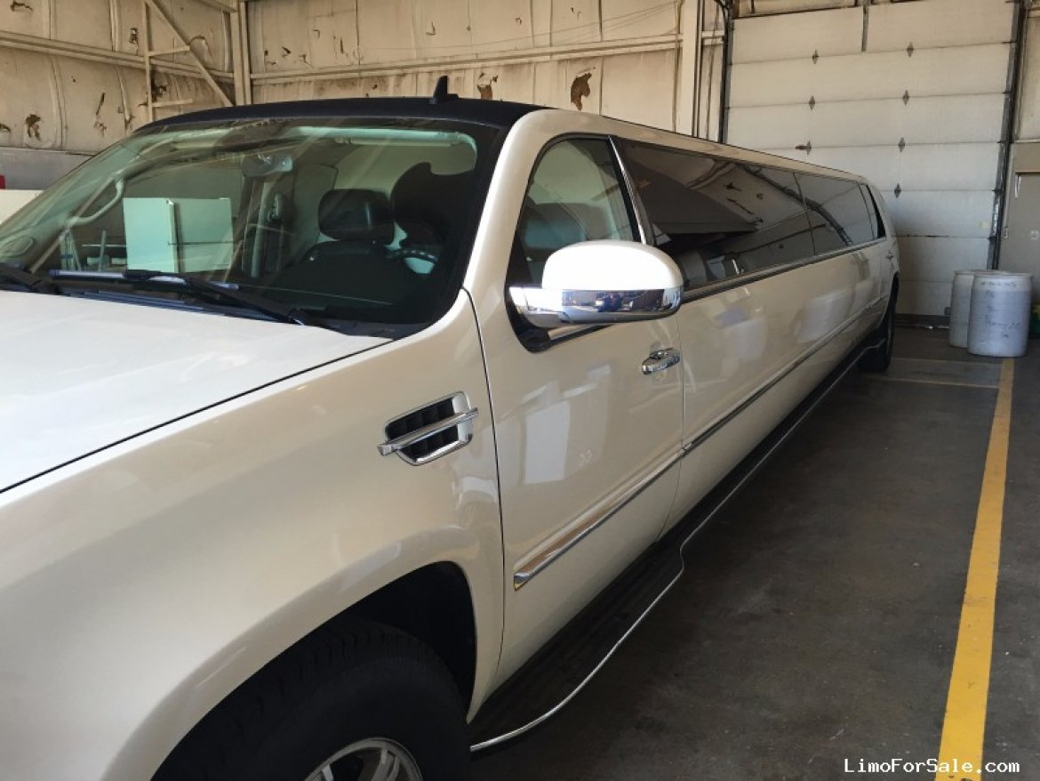 Photo of Limousine for sale: 2007 Cadillac  XTS 220&quot; by Limos by Moonlight