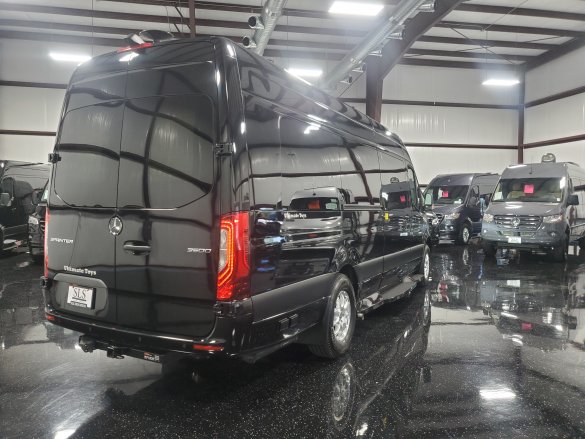 2021 Mercedes-Benz Sprinter 3500 B.C. w/ Bath Sprinter for Sale in Houston, TX - Photo 3