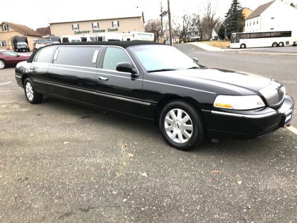 2003 Lincoln Town-Car Limousine for Sale in Oaklyn, NJ - Main Photo