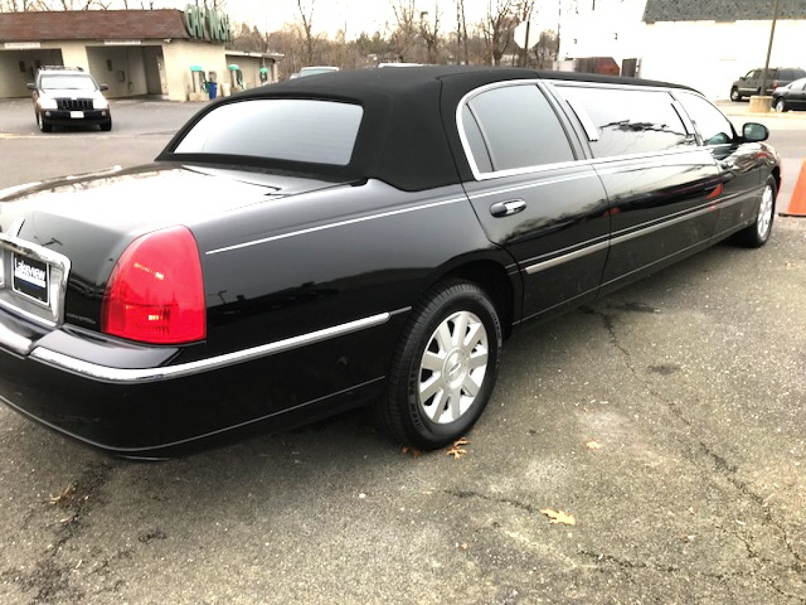 Lincoln Town car 1998 Limo