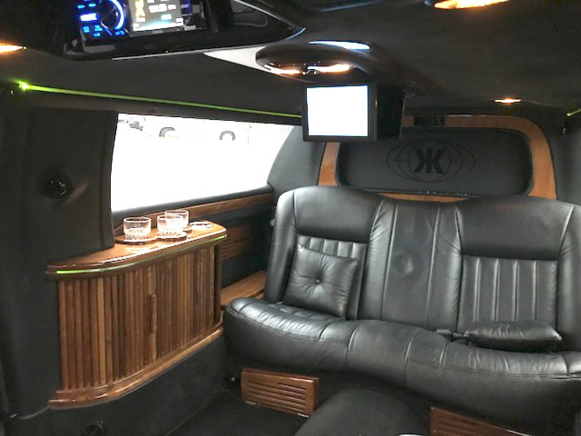 Photo of Limousine for sale: 2003 Lincoln Town-Car 72&quot; by Krystal Koach
