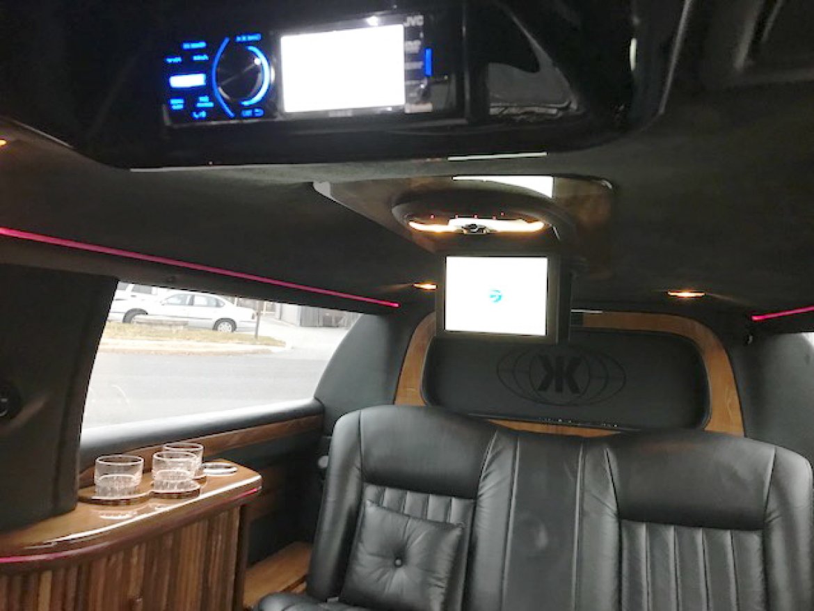 Photo of Limousine for sale: 2003 Lincoln Town-Car 72&quot; by Krystal Koach