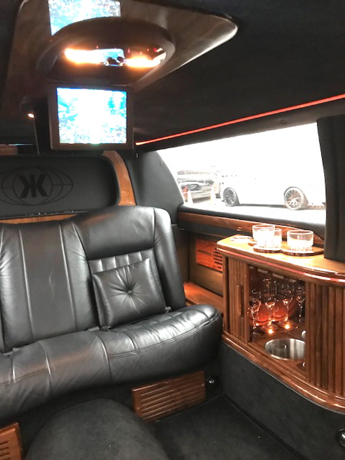 Photo of Limousine for sale: 2003 Lincoln Town-Car 72&quot; by Krystal Koach