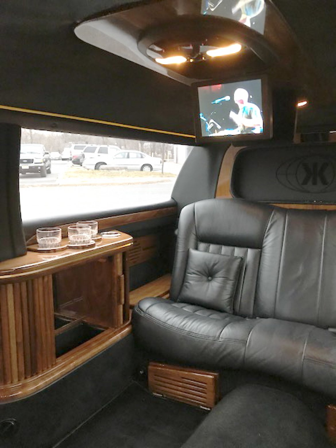 Photo of Limousine for sale: 2003 Lincoln Town-Car 72&quot; by Krystal Koach