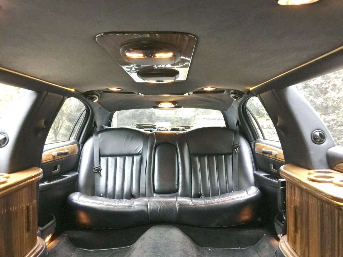 Photo of Limousine for sale: 2003 Lincoln Town-Car 72&quot; by Krystal Koach
