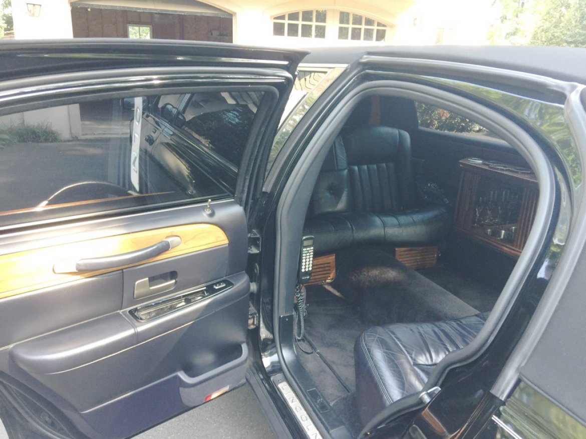 Photo of Limousine for sale: 2003 Lincoln Town-Car 72&quot; by Krystal Koach
