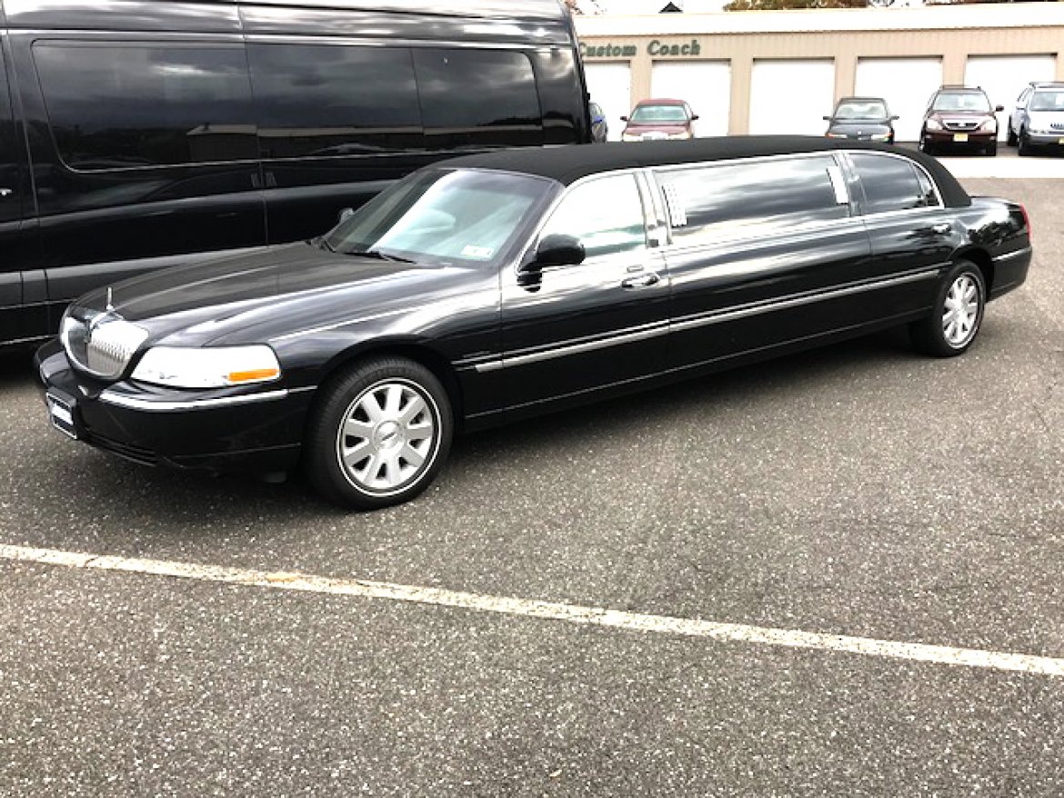 Photo of Limousine for sale: 2003 Lincoln Town-Car 72&quot; by Krystal Koach