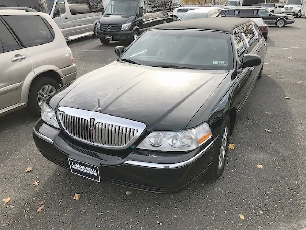 Photo of Limousine for sale: 2003 Lincoln Town-Car 72&quot; by Krystal Koach