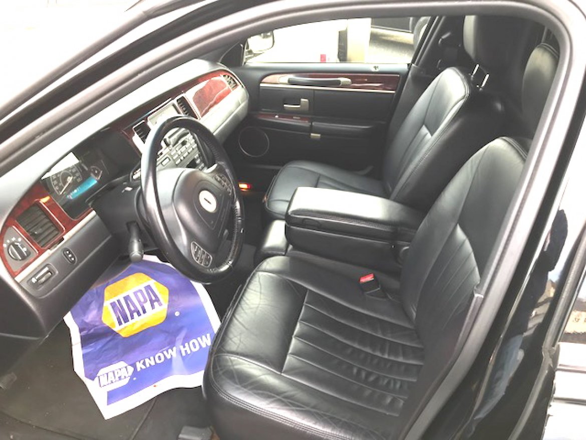 Photo of Limousine for sale: 2003 Lincoln Town-Car 72&quot; by Krystal Koach