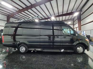 2020 Mercedes-Benz Sprinter 3500 170" Business Class Sprinter for Sale in Houston, TX - Photo 2