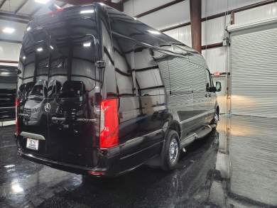2020 Mercedes-Benz Sprinter 3500 170" Business Class Sprinter for Sale in Houston, Texas, US - Photo 3