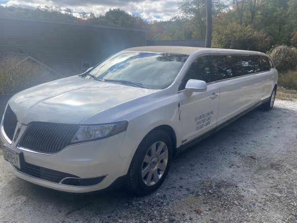 2015 Lincoln Mkt Limousine for Sale in Mahpoac ny, NY - Main Photo