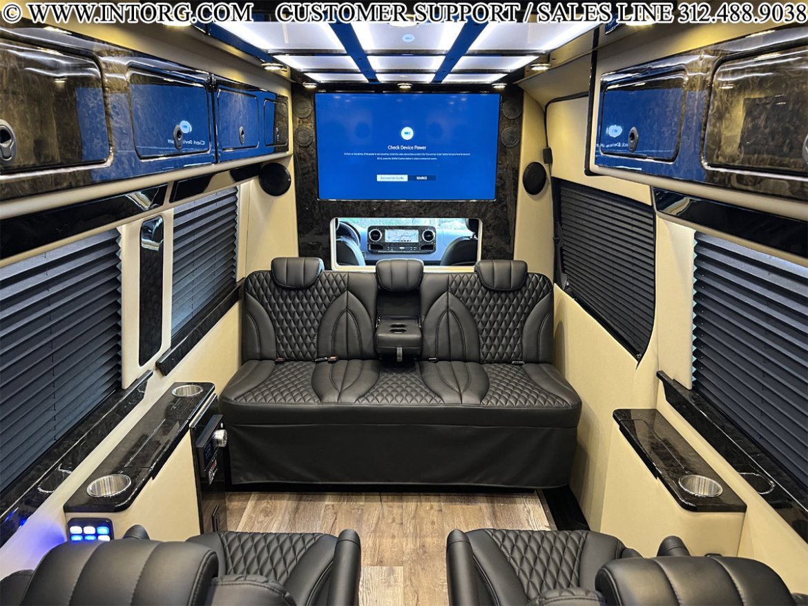 4x4 2022 Mercedes-Benz Sprinter Sprinter Executive Limousine with bathroom - Photo 4