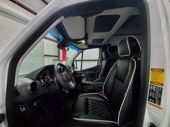 2023 Mercedes-Benz Sprinter 3500 170" Midwest Luxe Daycruiser SS Ext Sprinter for Sale in Houston, TX - Photo 3