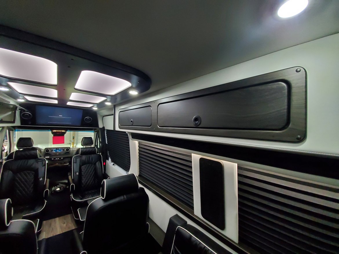 New 2023 Mercedes-Benz Sprinter 3500 170" Midwest Luxe Daycruiser SS ...