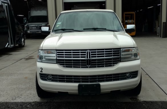 2007 Lincoln Navigator SUV Stretch for Sale in North East, PA - Photo 2