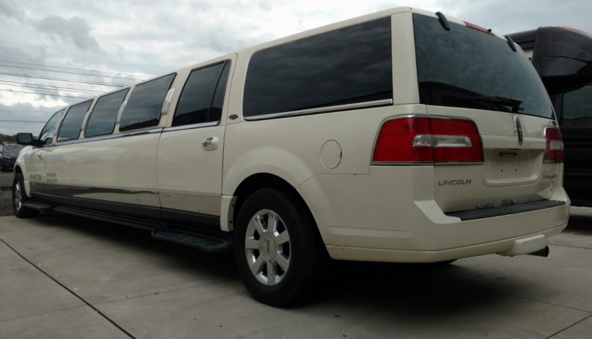 Photo of SUV Stretch for sale: 2007 Lincoln  Navigator  140&quot; by Royale