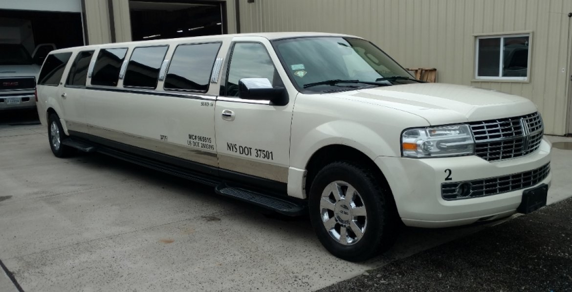 Photo of SUV Stretch for sale: 2007 Lincoln  Navigator  140&quot; by Royale