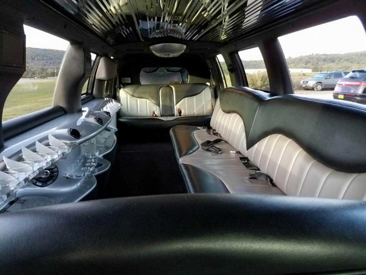 Photo of SUV Stretch for sale: 2007 Lincoln  Navigator  140&quot; by Royale