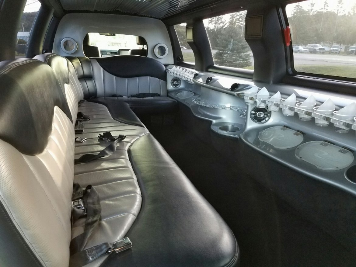 Photo of SUV Stretch for sale: 2007 Lincoln  Navigator  140&quot; by Royale