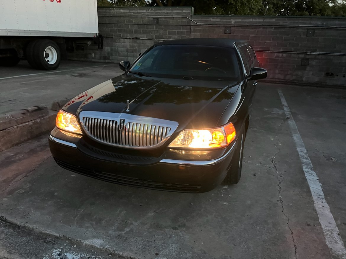 Used 2010 Lincoln Town Car For Sale Ws 15742 We Sell Limos 0652