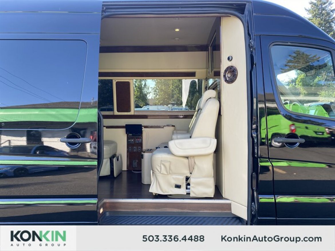 Limousine for Sale in Portland, OR - Photo 11