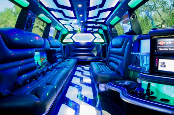 2015  Cadillac Escalade SUV Stretch Limo (Pinnacle Limousines Manufacturing)