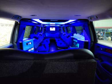 2015 Chevrolet Tahoe 200" Stretch SUV Stretch for Sale in Erie, Pennsylvania, US - Photo 3