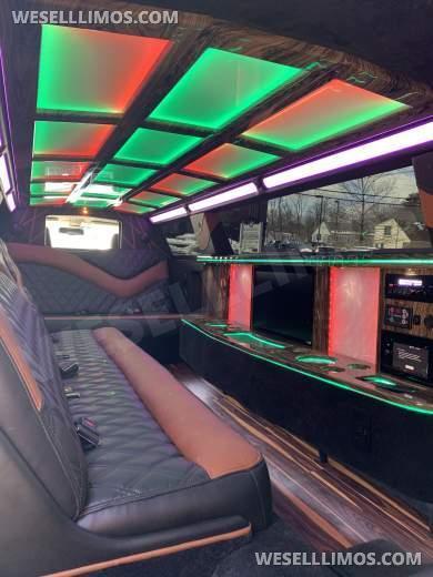 2019 Springfield  Chrysler 300 Limousine - Limousine for Sale in Hingham, MA - Photo 9