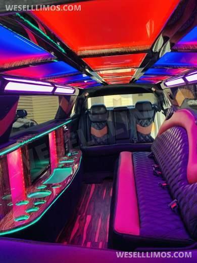 2019 Springfield  Chrysler 300 Limousine - Limousine for Sale in Hingham, MA - Photo 12