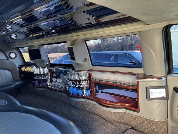 2005 Ford Excursion Limousine for Sale in Columbus, OH - Photo 3
