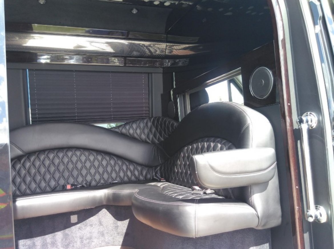 Limo Bus for Sale in Baldwin, NY - Photo 6