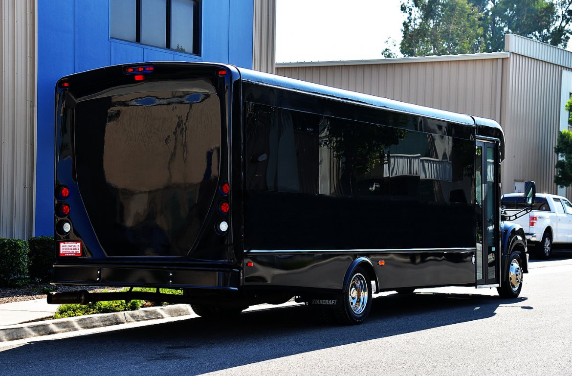 Photo of Limo Bus for sale: 2014 International Pc805 by Starcraft battista