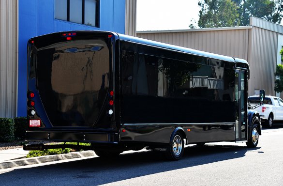 2014 International Pc805 Limo Bus for Sale in Fontana, CA - Photo 3