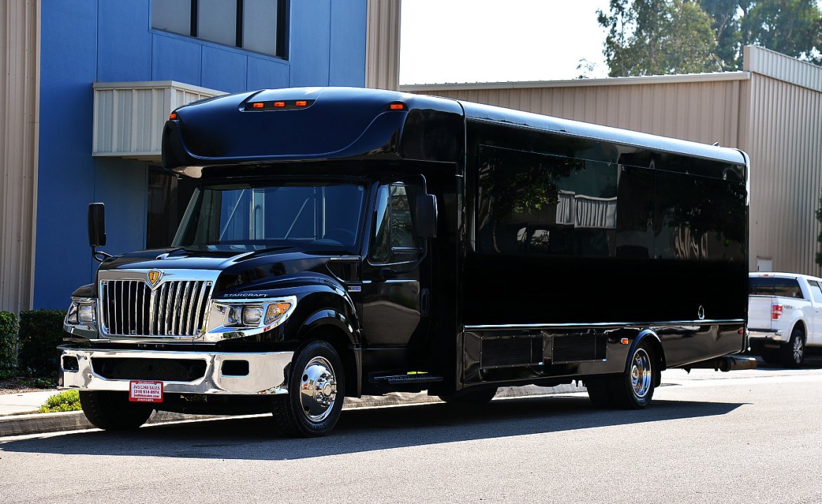 Photo of Limo Bus for sale: 2014 International Pc805 by Starcraft battista