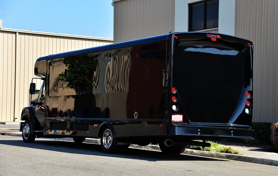 Photo of Limo Bus for sale: 2014 International Pc805 by Starcraft battista