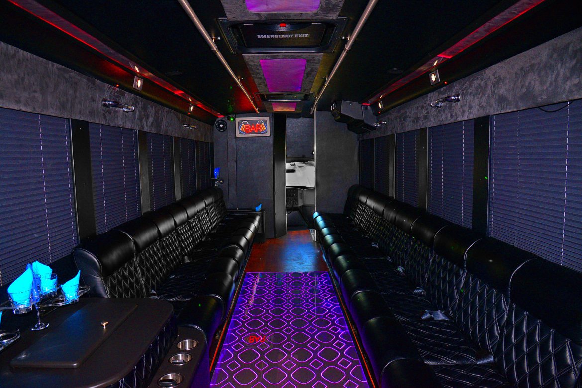 Photo of Limo Bus for sale: 2014 International Pc805 by Starcraft battista