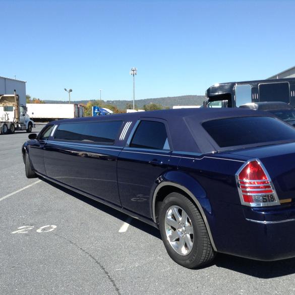 2006 Chrysler 300 Limousine for Sale in Harrisburg, PA - Photo 3