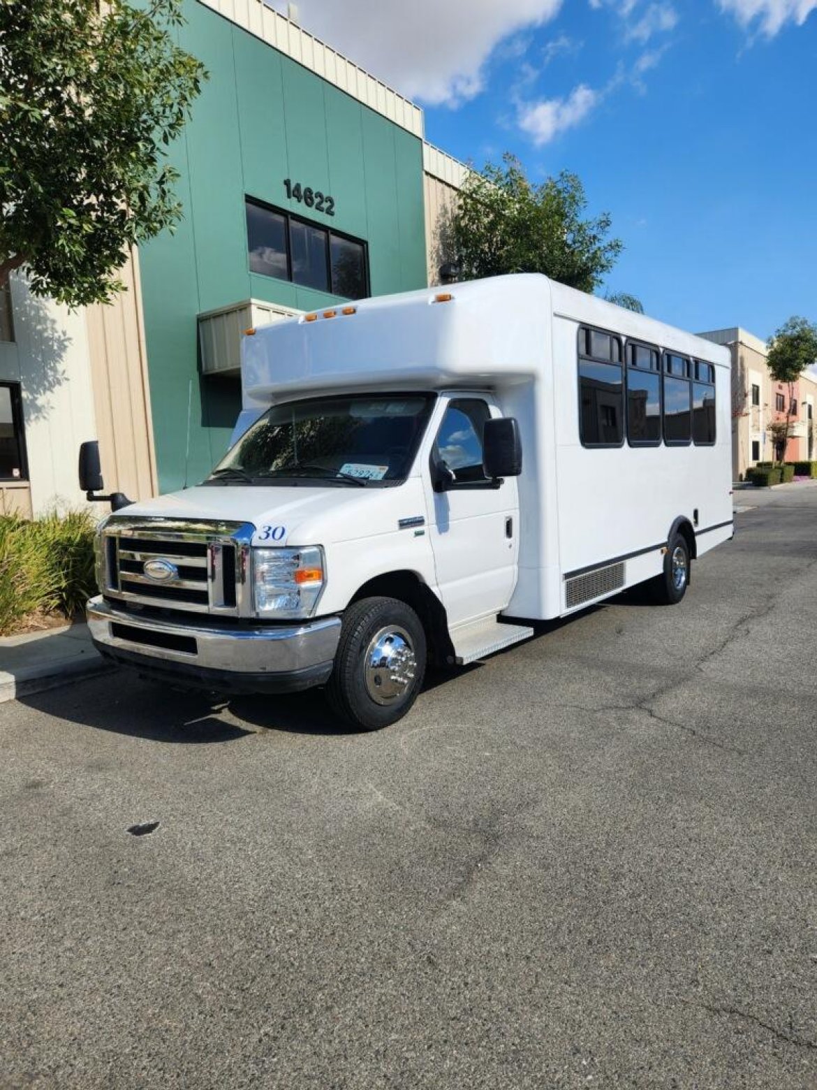 2014  Ford E-450 Limo Bus - Photo 2