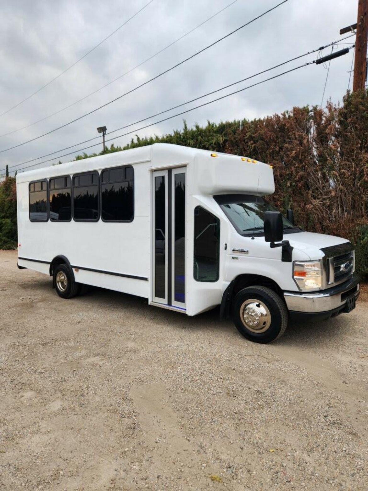 2015 Ford E-450 Limo Bus - Photo 2