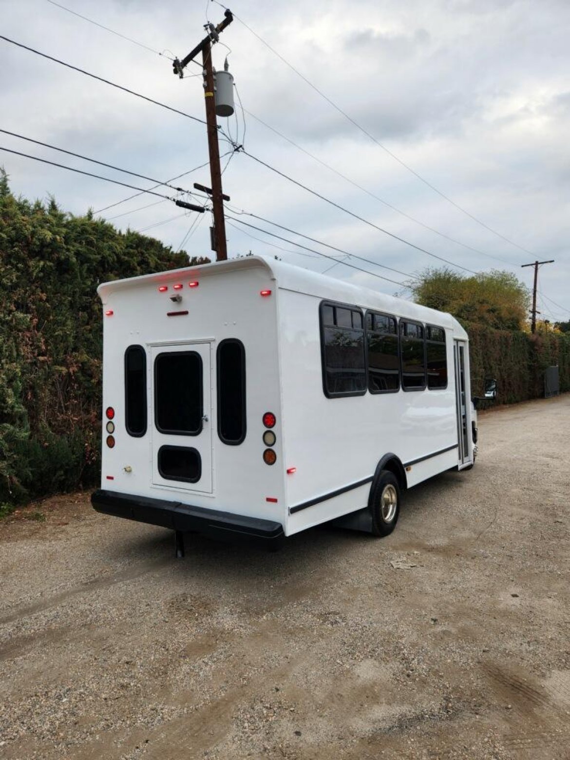 2015 Ford E-450 Limo Bus - Photo 4