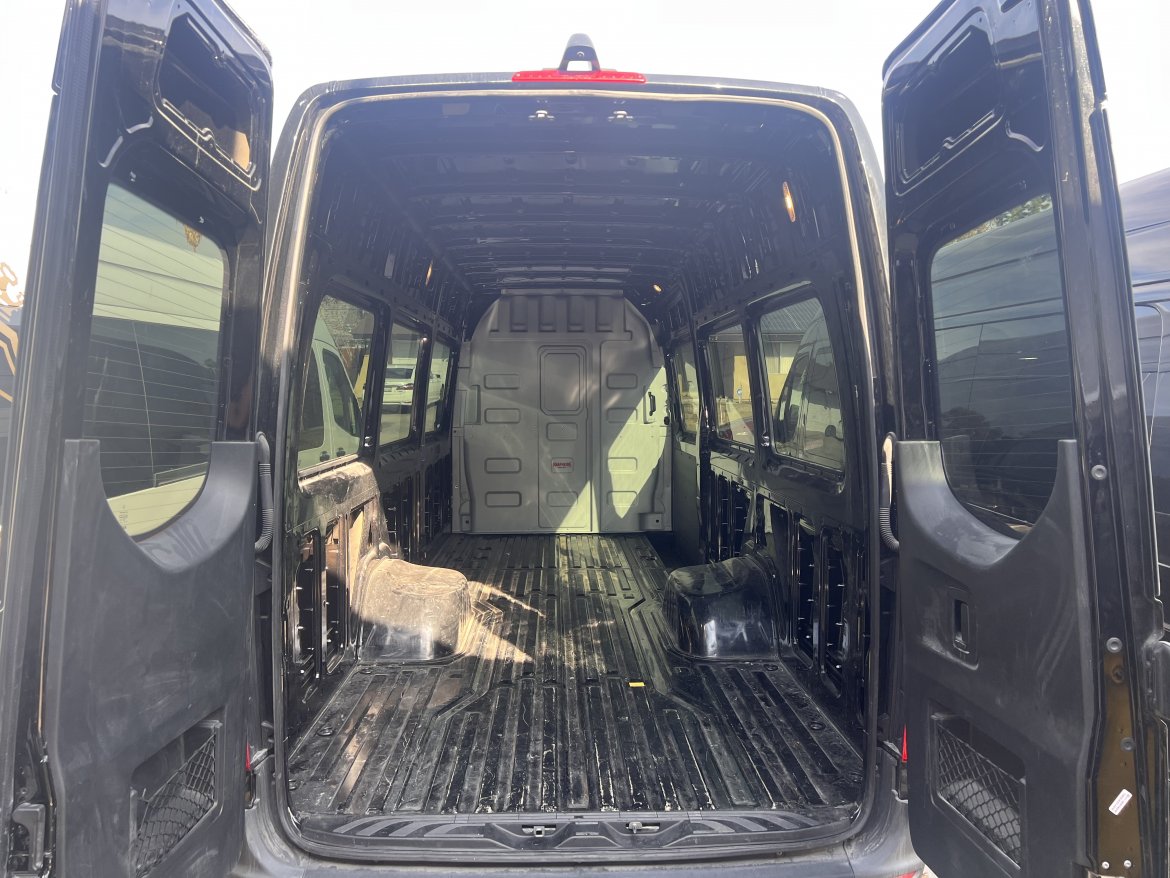 Limo Bus for Sale in Bakersfield, CA - Photo 10