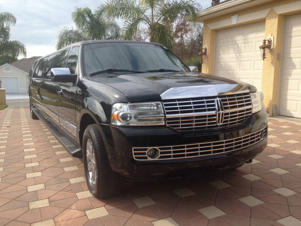 SUV Stretch for sale: 2008 Lincoln Navigator L by Executive Coach Builders